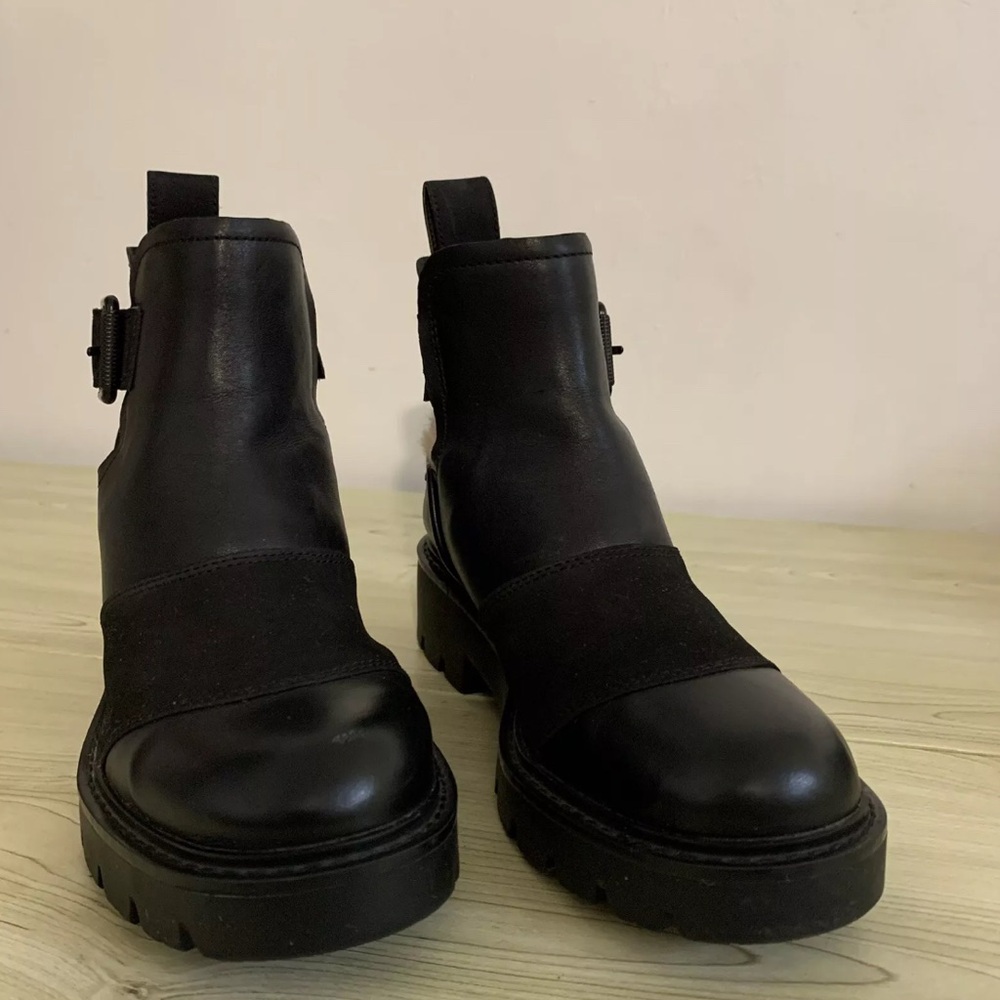 UGG Stockton Boot Women Sz 6 Leather Waterproof Lug Sole BLK